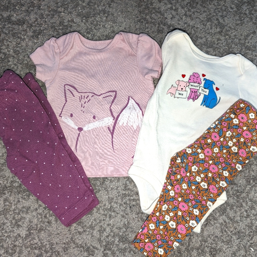 2 pk baby girls outfits. Joe fresh/Carter's. 0-3 months. Excellent condition